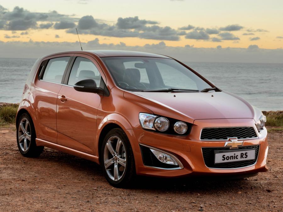  Chevrolet Sonic RS 2013 года  (ZA) (фото 7 из 13)